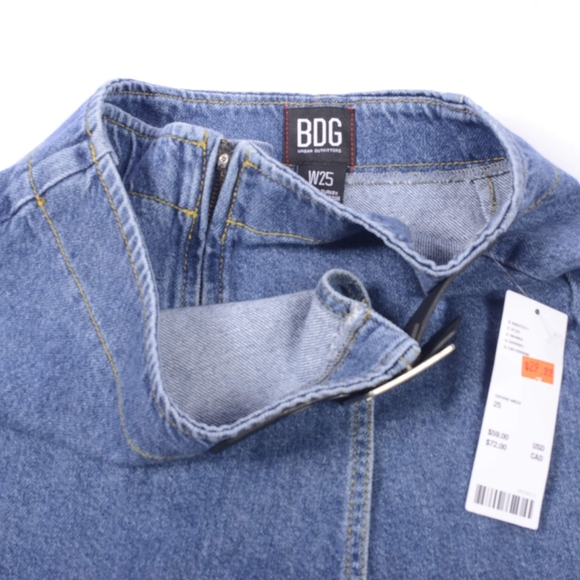 Urban Outfitters NWT Denim Mini Skort Sz 25 - Picture 2 of 5